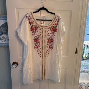 Floral Embroidered Cream Tunic Top